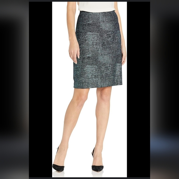 Burberry‎ | Evening Metallic Flare Skirt, size 8 - Picture 1 of 11